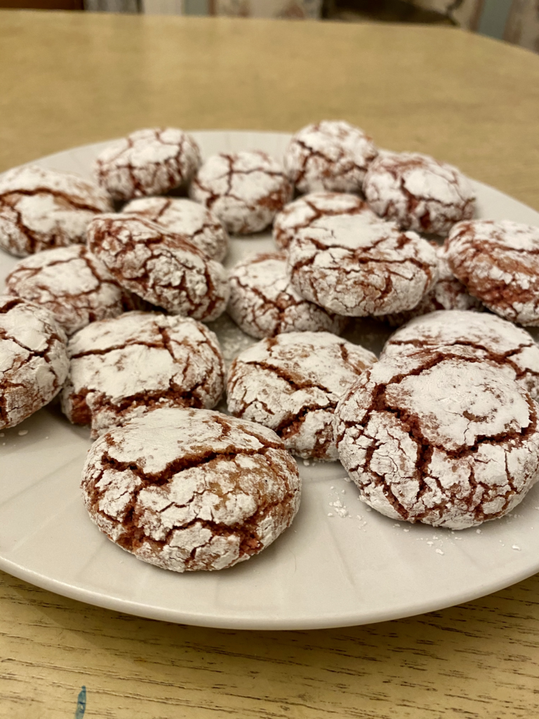 Amaretti cookie plate